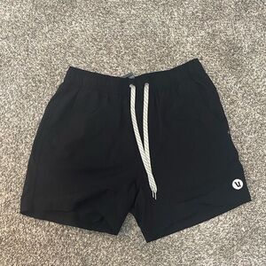 Never worn black men’s Vuori shorts size m